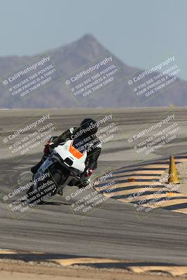 media/Oct-02-2025-Racers Edge (Thu) [[2c91cb6ab3]]/2-A Group/Session 5-Turn 12 (130pm)/